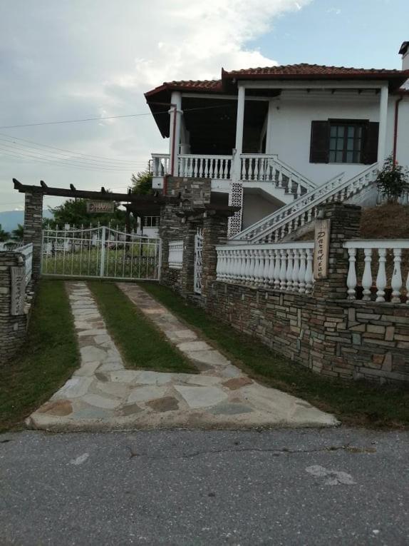 Villa Paradisos Likostomon Exteriér fotografie